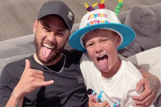 Neymar diz que gostaria de passar mais tempo com o filho: Sinto falta