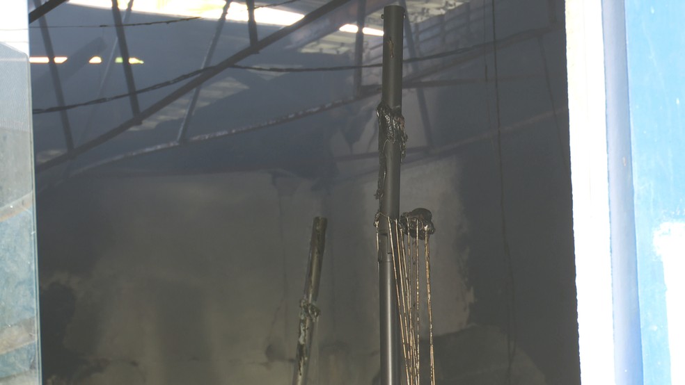 Incêndio iniciou por volta das 4h30, desta quarta-feira (8).  — Foto: Rede Amazônica/Reprodução