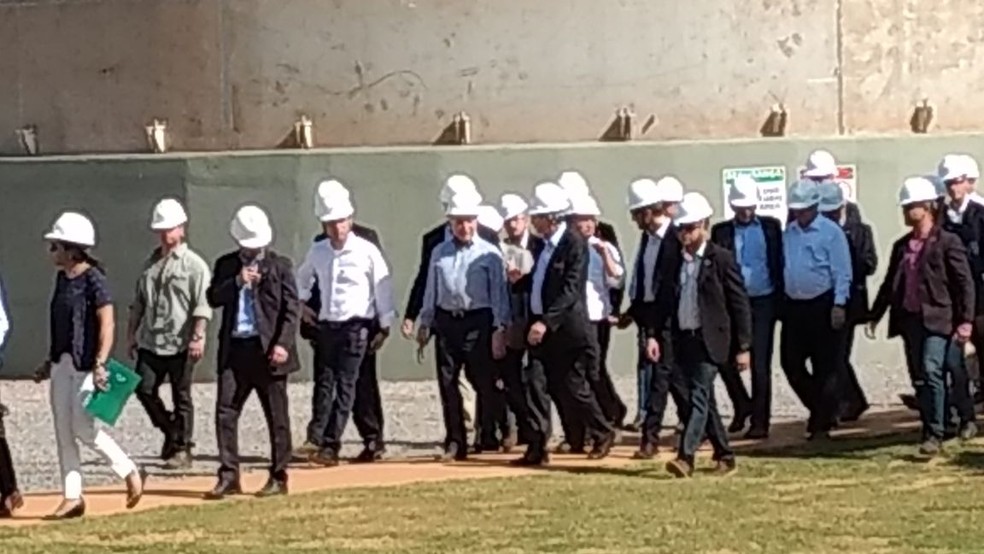 Temer conheceu as instalações de usina antes da cerimônia de inauguração (Foto: Maryuska Pavão/ Cenário MT)