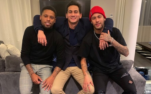 Neymar Aparece Com Andr Felipe E Ganso E A Nao