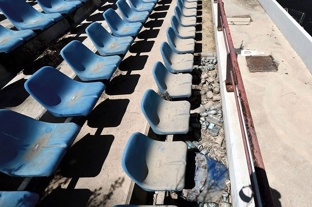 Construções olímpicas abandonadas (Foto: Milos Bicanski/ Divulgação)