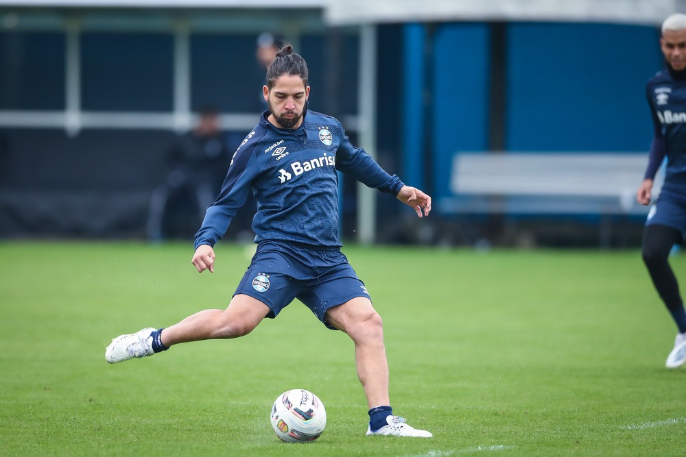 Maior investimento da temporada, Benítez é o segundo contratado em 2022 a deixar o Grêmio. Lista só tende a aumentar!