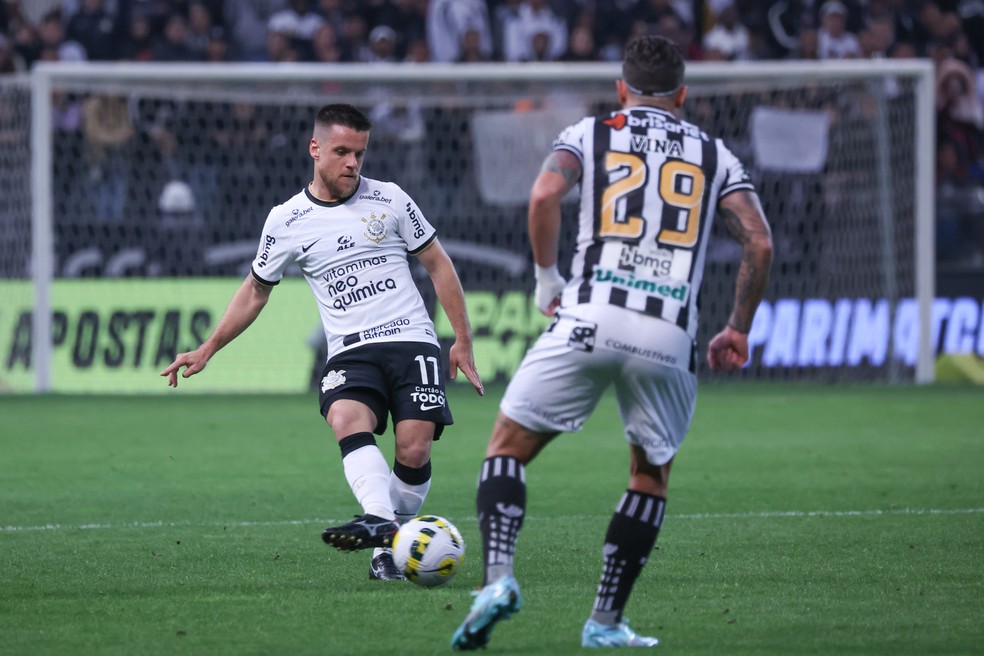 Cruzeiro encaminha contratação do volante Ramiro, ex-Corinthians