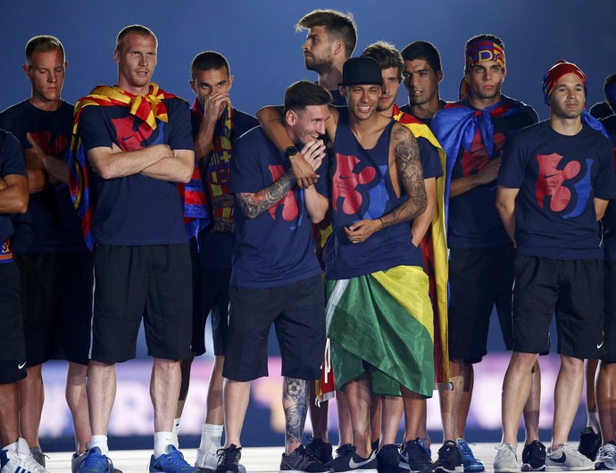 Neymar - Festa título Barcelona Camp Nou (Foto: Reuters)