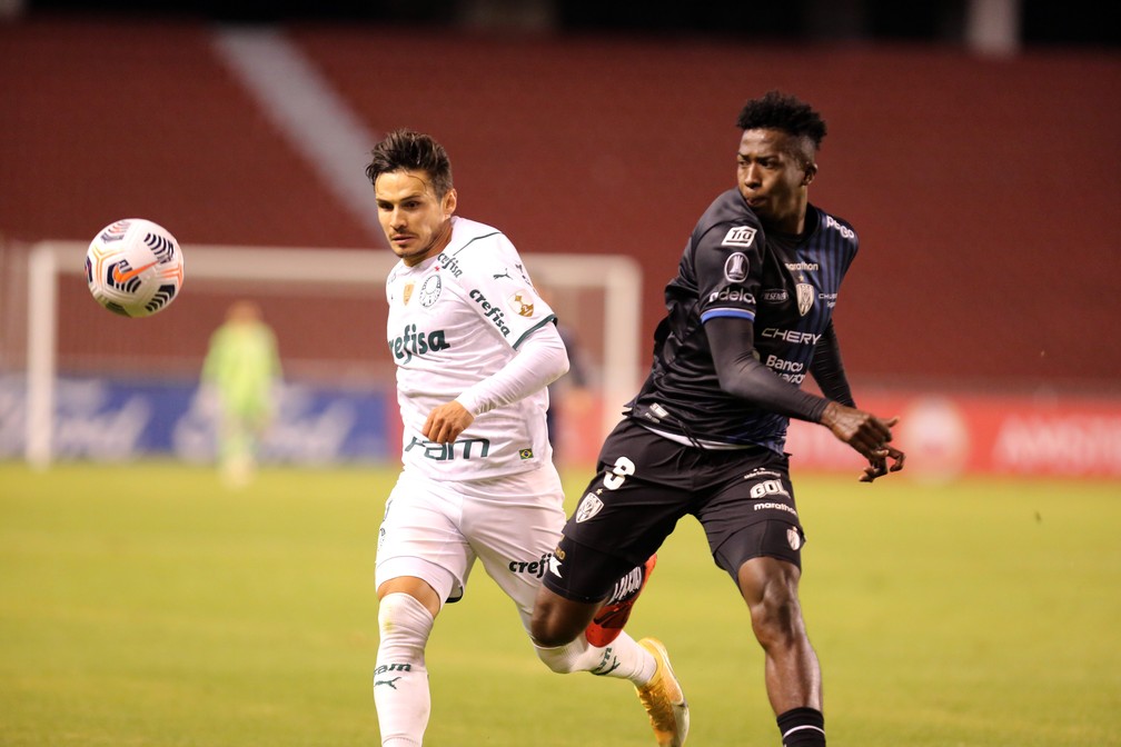 Raphael Veiga em Independiente del Valle x Palmeiras — Foto: Staff Images/Conmebol