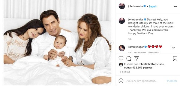 O post do ator John Travolta celebrando o Dia das Mães com a homenagem a Kelly Preston (1962-2020) (Foto: Instagram)