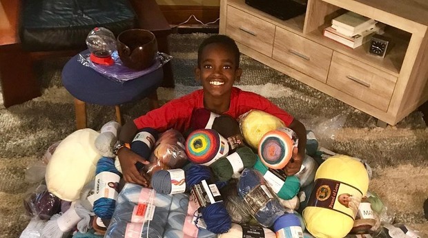 Jonah Larson, menino que fez sucesso com produtos de crochê (Foto: Reprodução/Instagram)