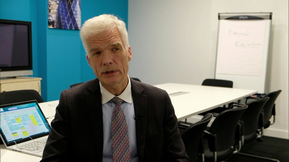 Andreas Schleicher, diretor de EducaÃ§Ã£o da OCDE, concedeu entrevista exclusiva ao Bom Dia Brasil â Foto: ReproduÃ§Ã£o/TV Globo