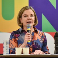 Gleisi Hoffmann, presidente do PT, poderá assumir a chefia da Casa Civil. Ela já ocupou o cargo nos primeiros anos do governo Dilma— Foto: Roberto Casimiro/Fotoarena/Agência O Globo