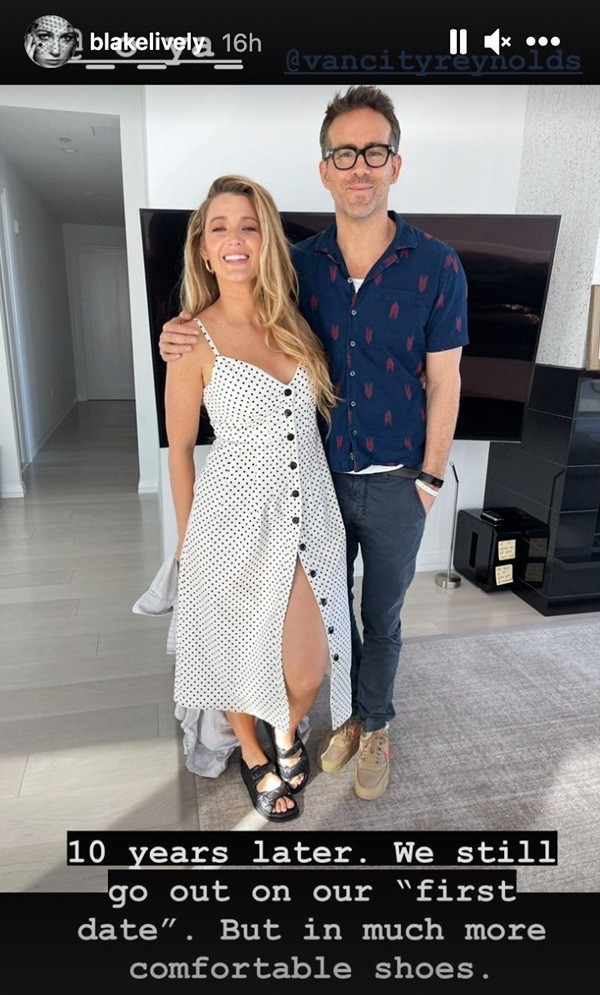 O post de Blake Lively anunciando seu date com o marido para celebrar os 10 anos deles juntos (Foto: Instagram)