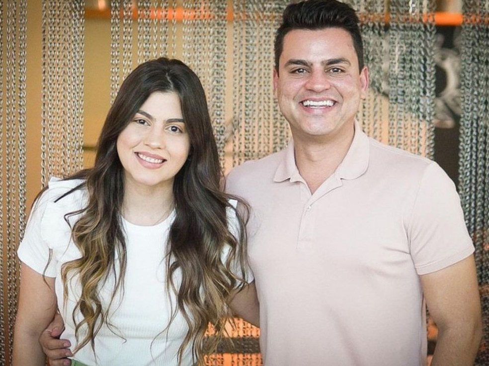 Yanny ao lado do irmão, o deputado federal Yury do Paredão — Foto: Reprodução