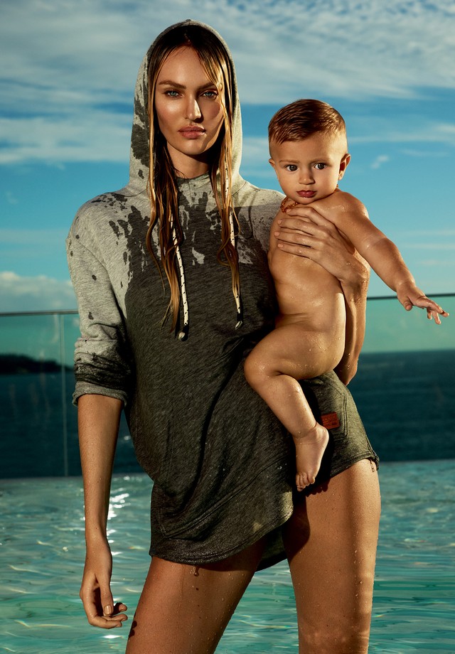 Candice com o filho Anacã, na época aos 4 meses, na piscina do Hotel Fasano Rio de Janeiro (Foto: Mert & Marcus)