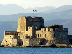 Nafplio está situado no Golfo de Argos, na Grécia (Foto: Virna Lize/ VC no G1)