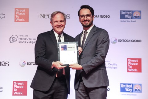 Mark Copman, presidente da 3M, recebe o prêmio GPTW 2019