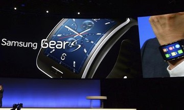 Relógio inteligente apresentado pela Samsung (Foto: Agência EFE)