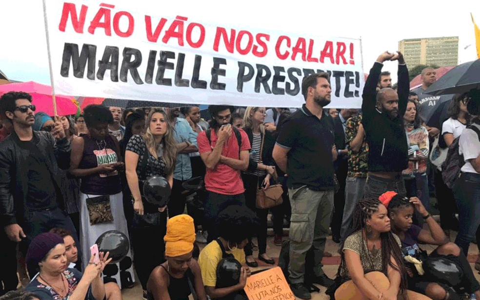 Ato no centro de Brasília homenageou a vereadora Marielle Franco, assassinada no Rio de Janeiro (Foto: Marília Marques/G1)
