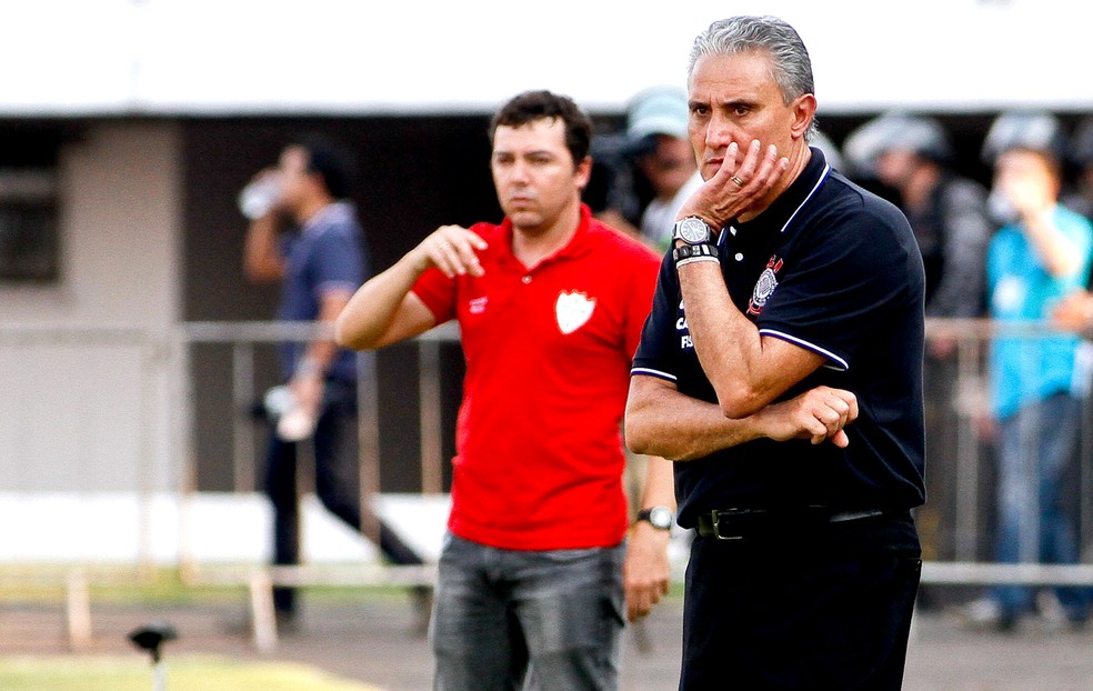 Inspiração de Fernando Lázaro no Corinthians, Tite já entregou cargo após ser goleado pela Portuguesa