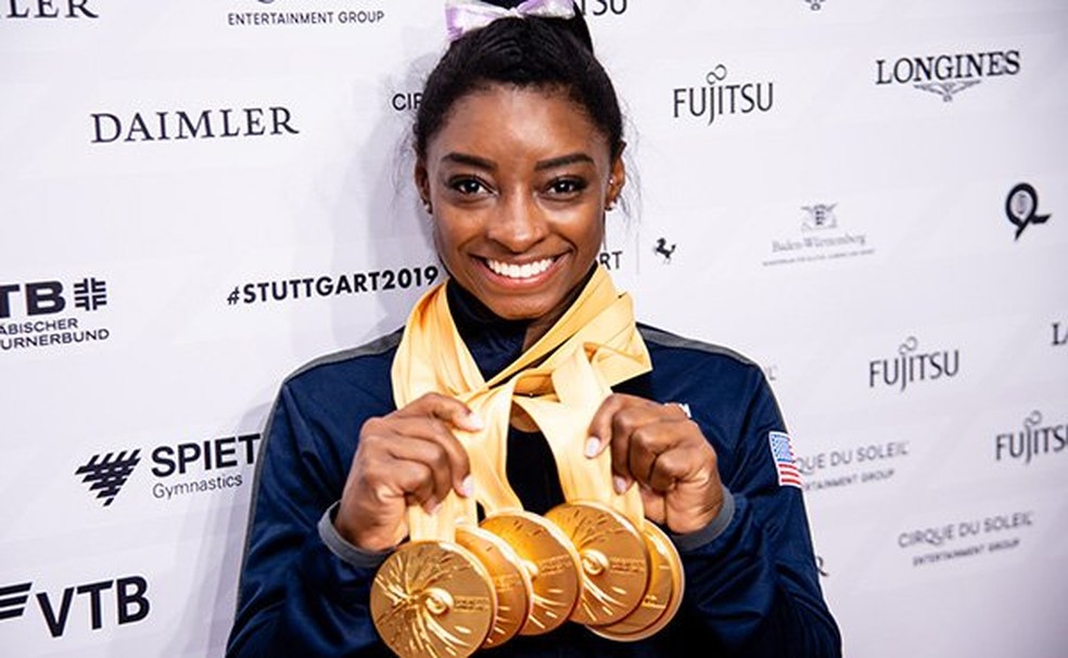 Simone Biles conquista cinco ouros no Mundial de Stuttgart — Foto: Reprodução/Twitter