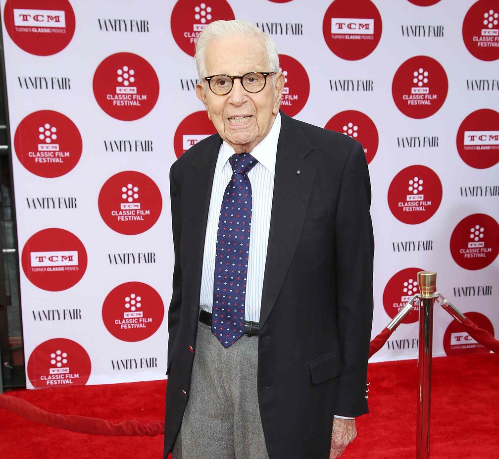 Walter Mirisch, produtor de 'Quanto mais quente melhor', em 2014, durante a festa de gala do TCM Classic Film Festival — Foto: Annie I. Bang/Invision/AP