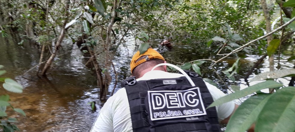 Policiais completam terceiro dia de buscas por criminosos na Ilha do Bananal — Foto: Divulgação