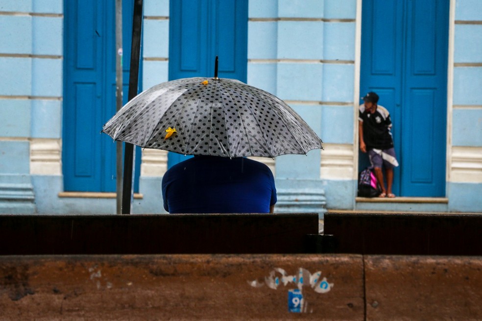 A terça-feira foi marcada por chuvas em todo o Ceará — Foto: Camila Lima