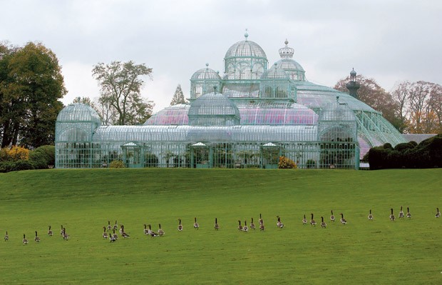 The Royal Greenhouses of Laeken are a dream of the Belgian king Leopold II executed in iron and glass by his architect Alphonse Balat. Built between 1875 and 1905 they are still the most astonishing construction in Belgium and an important influence for a (Foto: Corbis via Getty Images)