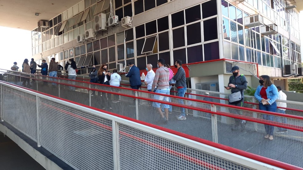 Contribuintes devem se dirigir &agrave; Prefeitura para ades&atilde;o ao Programa Pague J&aacute; &mdash; Foto: Daniele Capelasso/Secom