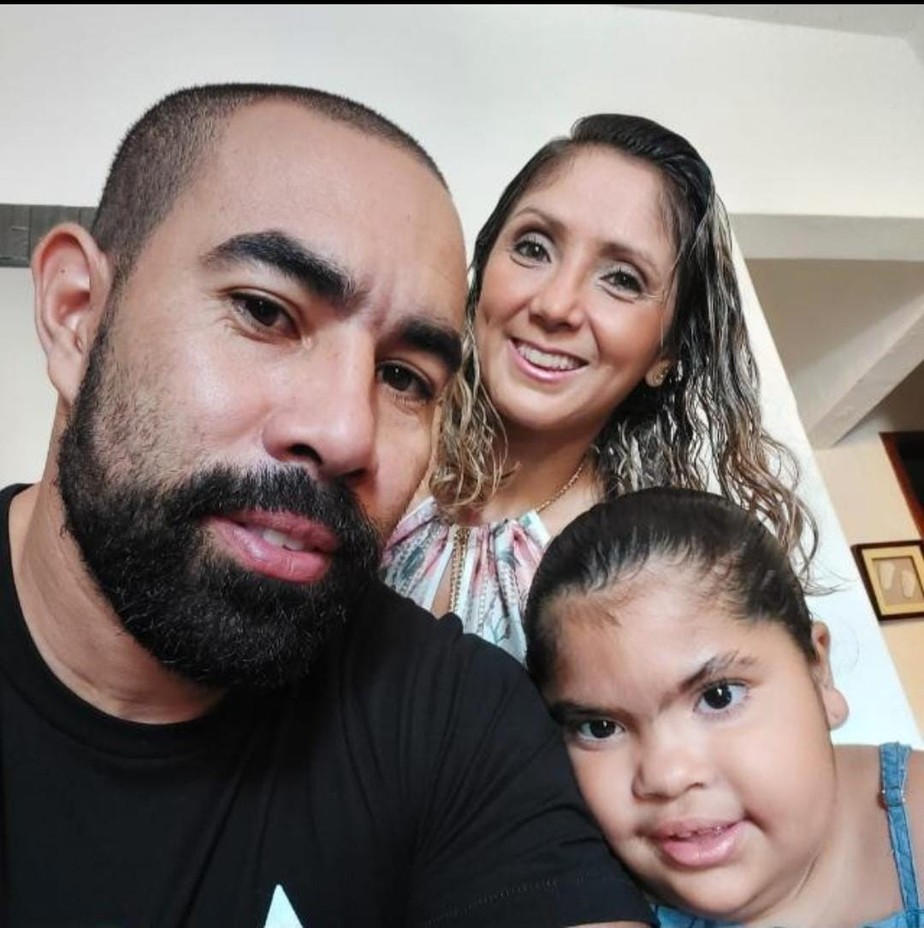 Marcelo, Manuela e Karina: pai e filha morreram em batida na RJ-106; mãe ficou ferida