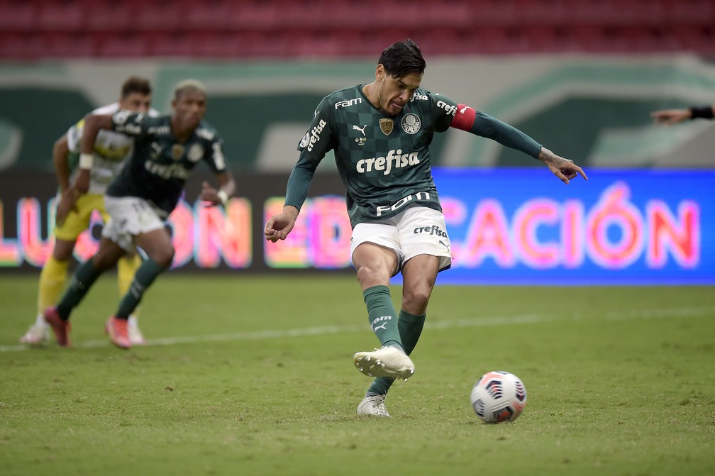 Gustavo Gómez perde pênalti na prorrogação de Palmeiras x Defensa y Justicia — Foto: Staff Images/Conmebol