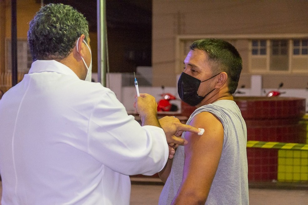 Público acima dos 35 anos tomou a primeira dose do imunizante contra a Covid-19 — Foto: Divulgação/Secretaria de Saúde de Cruzeiro do Sul