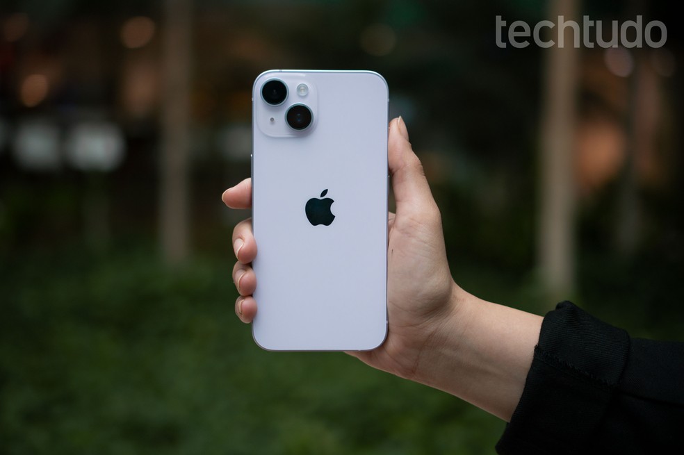 iPhone 14 tem apenas 12 MP de resolução nas câmeras e mesmo assim é conhecido por oferecer ótimas fotos — Foto: Laura Storino/TechTudo