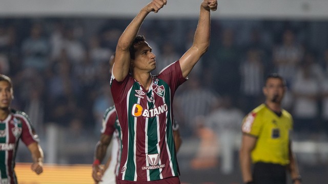 Ganso comemora gol do Fluminense contra o Santos
