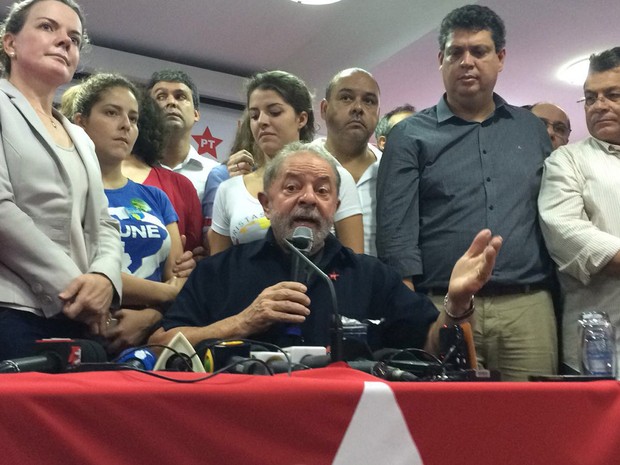 Lula faz pronunciamento na sede do PT em São Paulo (Foto: Paula Paiva Paulo/G1)