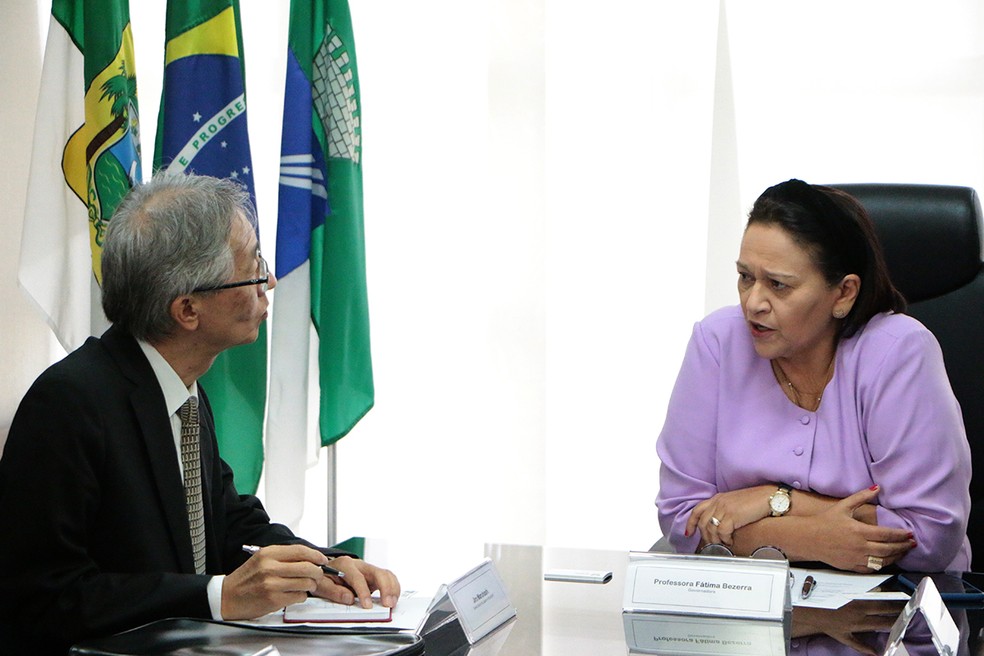 Cônsul Geral do Japão em Recife, Jiro Maruhashi, e a governadora do RN, Fátima Bezerra em reunião — Foto: Demis Roussos