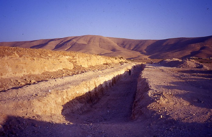 Trincheira escavada em 1999, na Jordânia — Foto: Fabio Parenti/IEA/USP/Divulgação