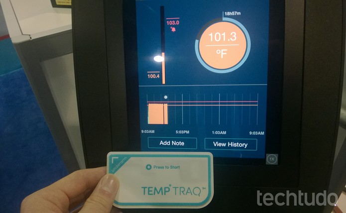 TempTraq mede a temperatura da criança e manda para o smartphone dos pais (Foto: Elson de Souza / TechTudo)