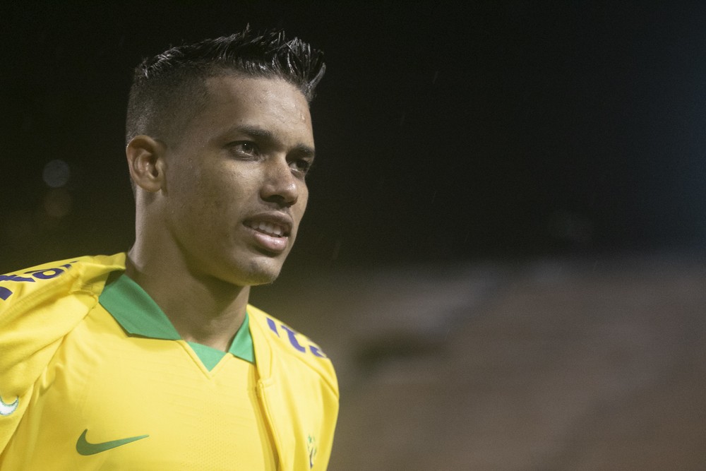 Convocado para a Seleção Sub-23, Pedrinho pode desfalcar Timão na estreia da Libertadores