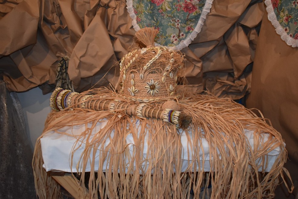 Itens sagrados em religiÃ£o de matriz africana â€” Foto: Georgenes Sampaio