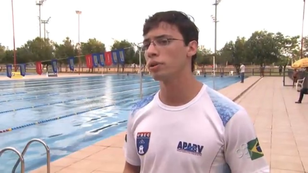 Dellano Silva é o treinador da equipe de natação da seleção brasileira na Universíade (Foto: Reprodução TV Roraima)