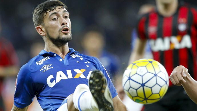 Arrascaeta lamenta derrota e admite que Cruzeiro ficou perdido após gol
