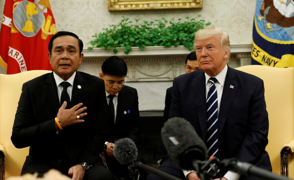 Primeiro-ministro tailandês, Prayut Chan-o-Cha, encontrou o presidente dos Estados Unidos, Donald Trmp, na Casa Branca, em Washington, em 2 outubro   (Foto: Kevin Lamarque/ Reuters)