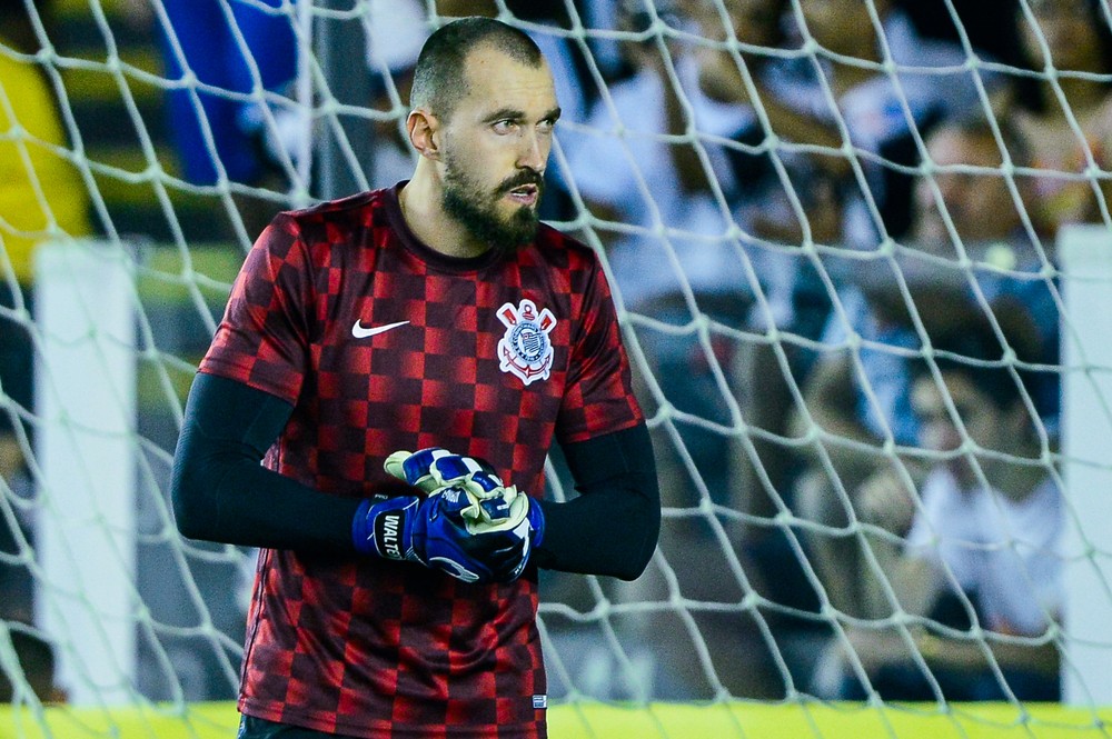 [ENQUETE] Walter: Vale a pena investir tanto em um goleiro que joga pouco?
