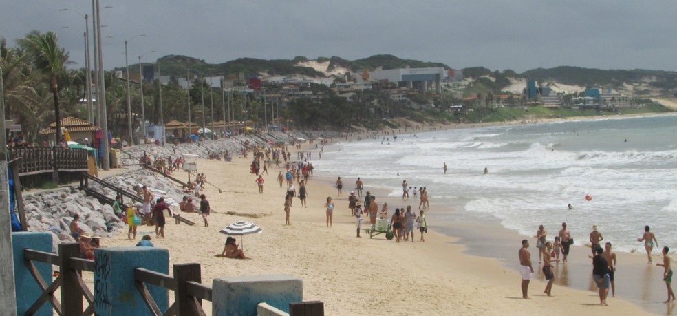 Praias registraram aglomera&ccedil;&otilde;es, segundo Semurb &mdash; Foto: Semurb
