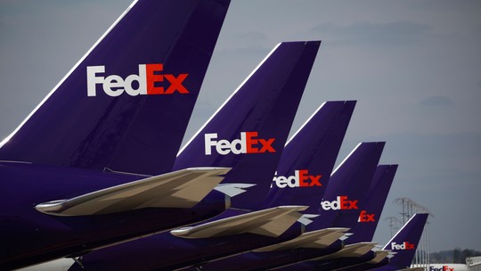 FedEx vai reduzir quadro de executivos em busca de agilidade e eficiência, afirma CEO