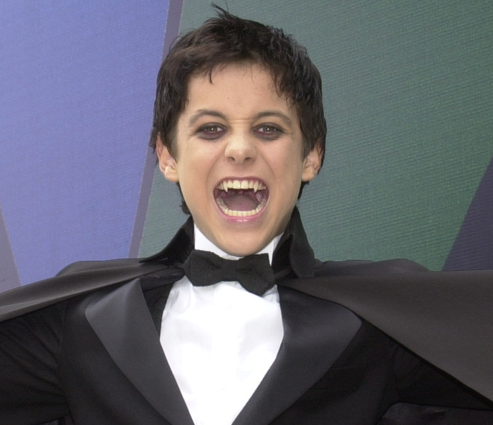 Kayky Brito deu vida a Zeca em 'O Beijo do Vampiro'. Relembre os outros vampiros da novela exibida em 2002 (Foto: Gianne Carvalho / Globo)