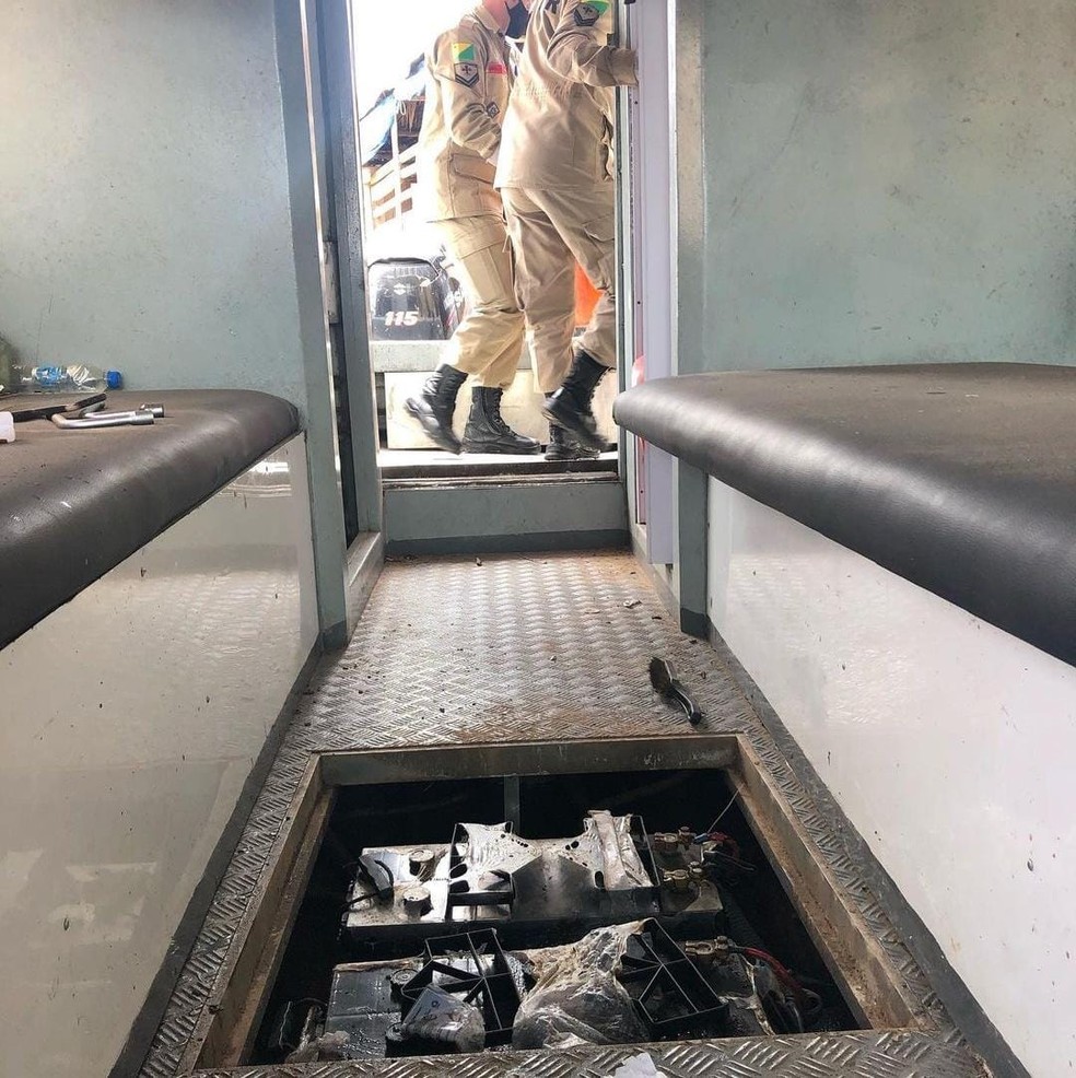 Pequena explosão ocorreu após um curto-circuito na bateria da lancha, segundo Bombeiros — Foto: Arquivo/Corpo de Bombeiros