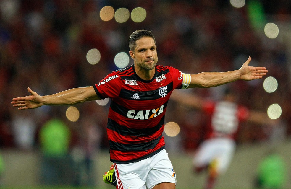 Diego comemora último gol de falta do Flamengo, em 2018 — Foto: Alexandre Durão/GloboEsporte.com