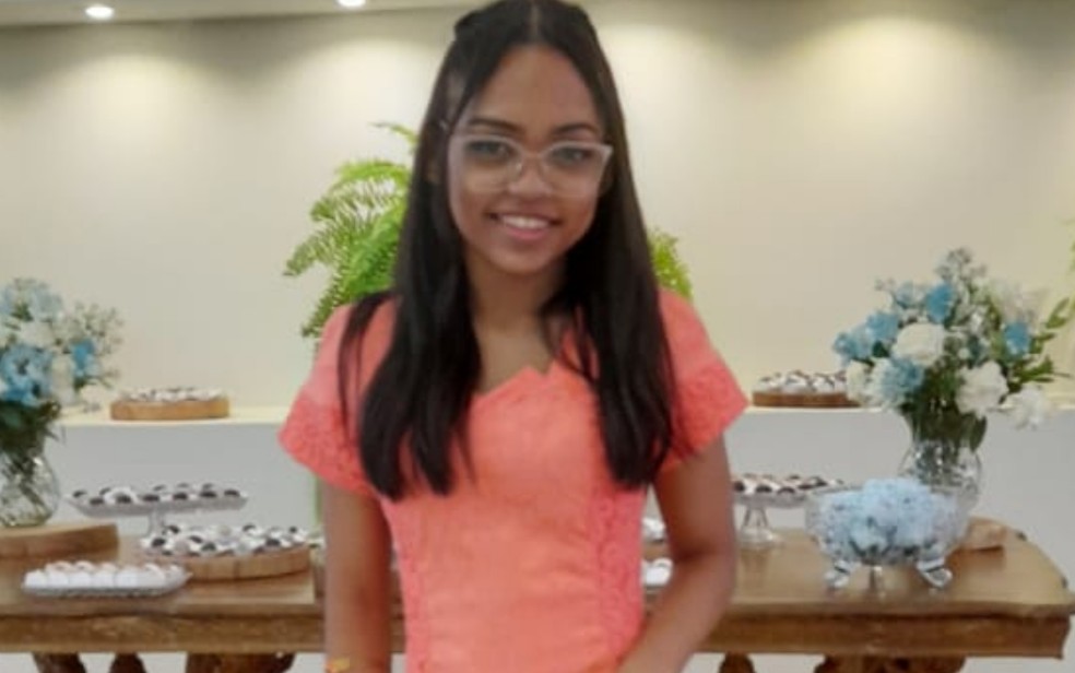Pai pede ajuda para encontrar filha desaparecida, Derika Pablinne, em Goiânia, Goiás  — Foto: Arquivo pessoal