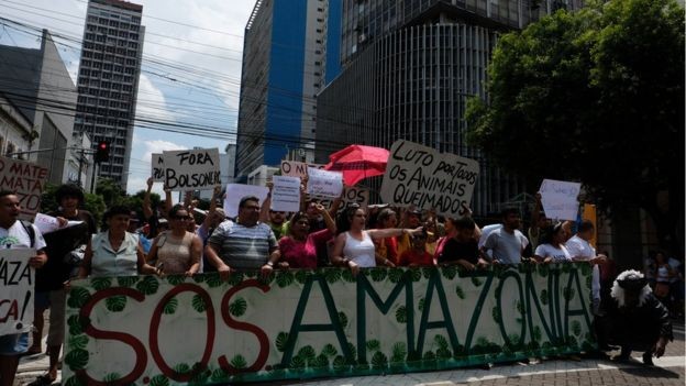Protesto em defesa da Amazônia em Manaus, em agosto deste ano (Foto: Alberto César Araújo via BBC)