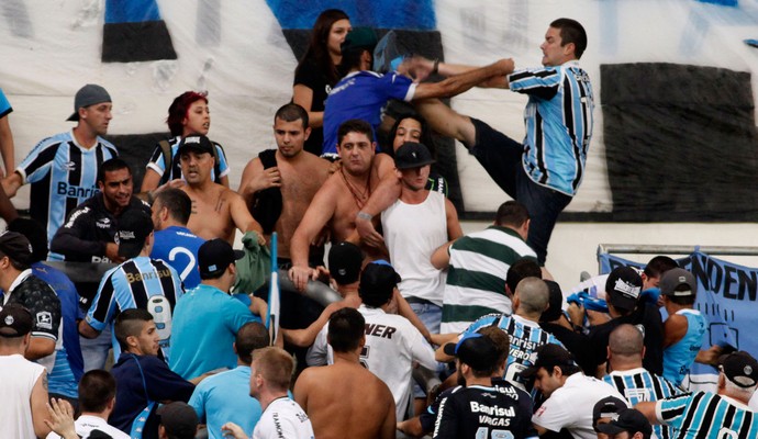 Briga entre torcedores do Grêmio no Jaconi teve um detido e dois feridos